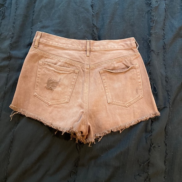 Bullhead Denim Co: High-Rise Distressed Shorts - Picture 3 of 3